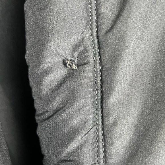 Gianfranco Ferre Gray Coat, Size 42, Angor, Silk, Polyester, Missing one button - Picture 9 of 9